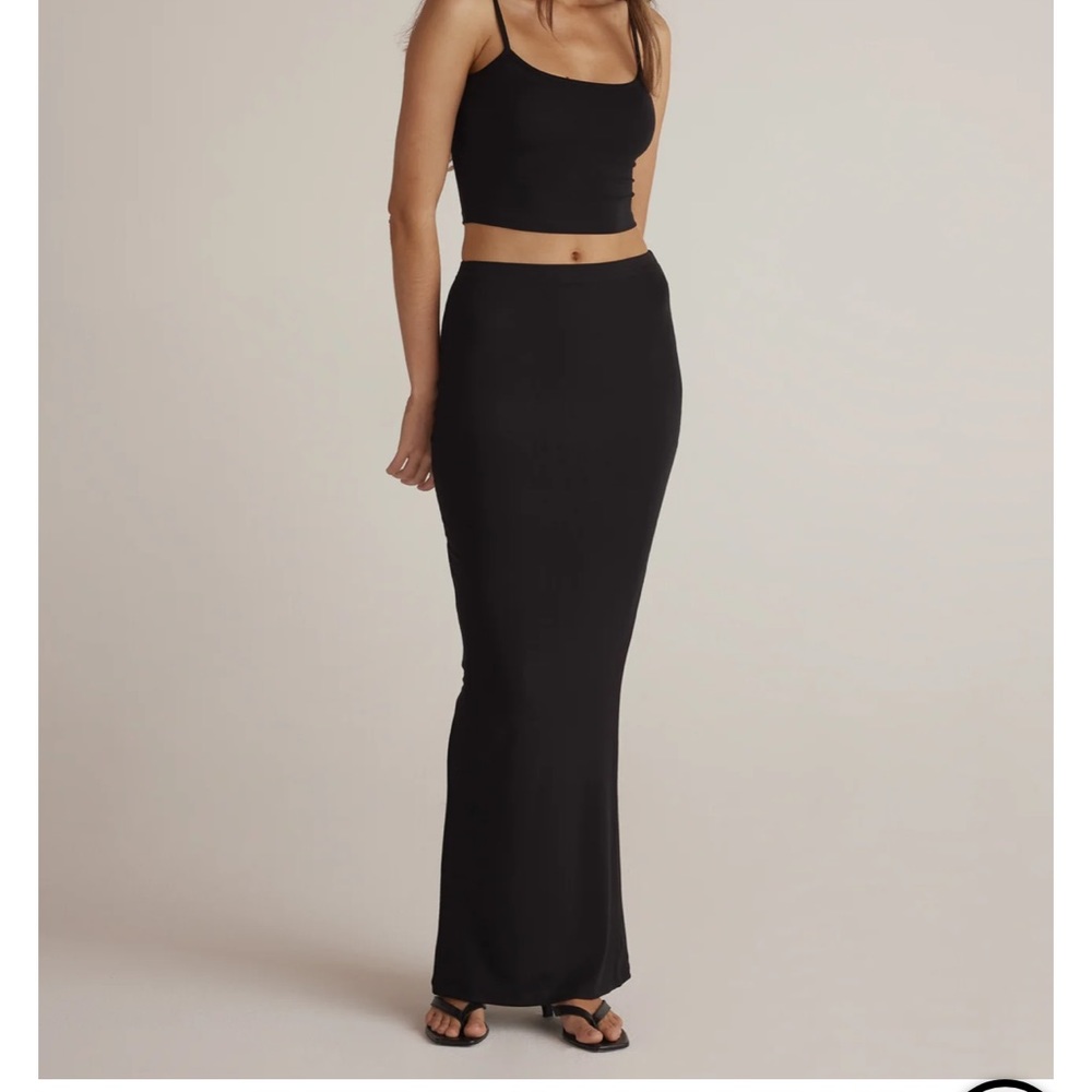 CLUQUE THE LABEL KENDALL MAXI SKIRT XS BRAND NEW